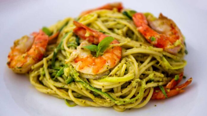 Ti voglio sorprendere oggi, prepariamo un piatto a prova di chef meglio del ristorante che ami: gli spaghetti al pesto di pistacchi e gamberetti è irresistibile, fanno venire l'acquolina in bocca,…